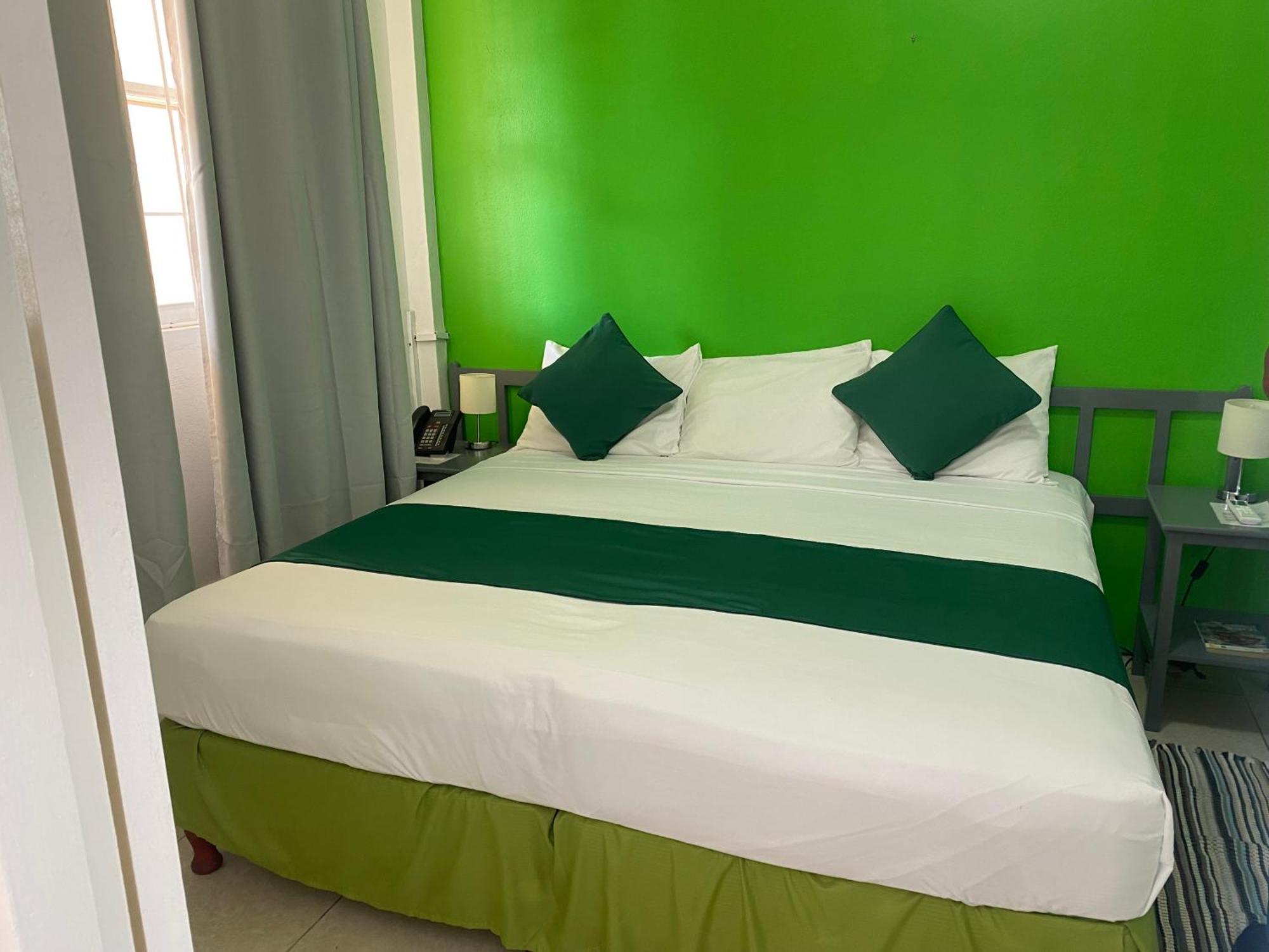 Melrose Beach Apartments Inc Bridgetown Phòng bức ảnh
