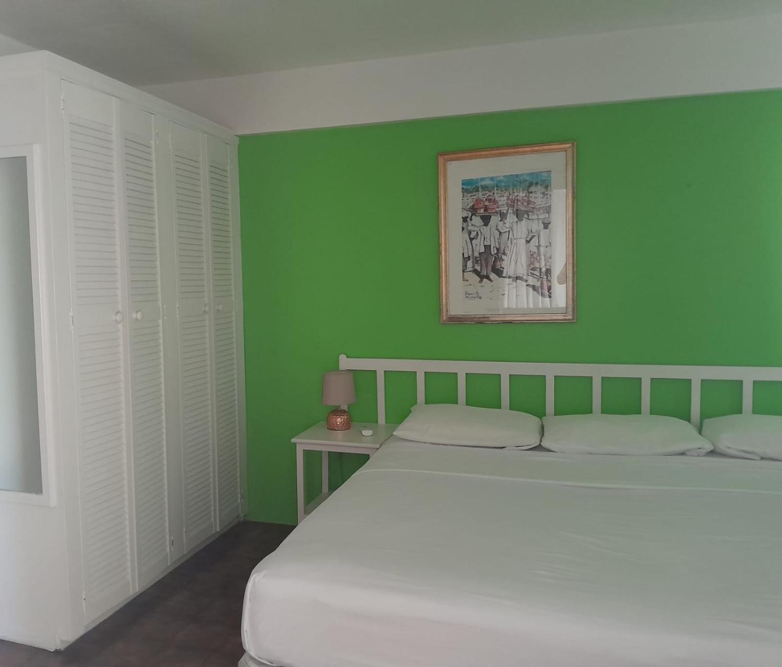 Melrose Beach Apartments Inc Bridgetown Ngoại thất bức ảnh